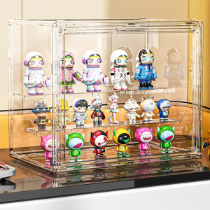 Elegante dreistöckige transparente Vitrine für Sammlerstücke